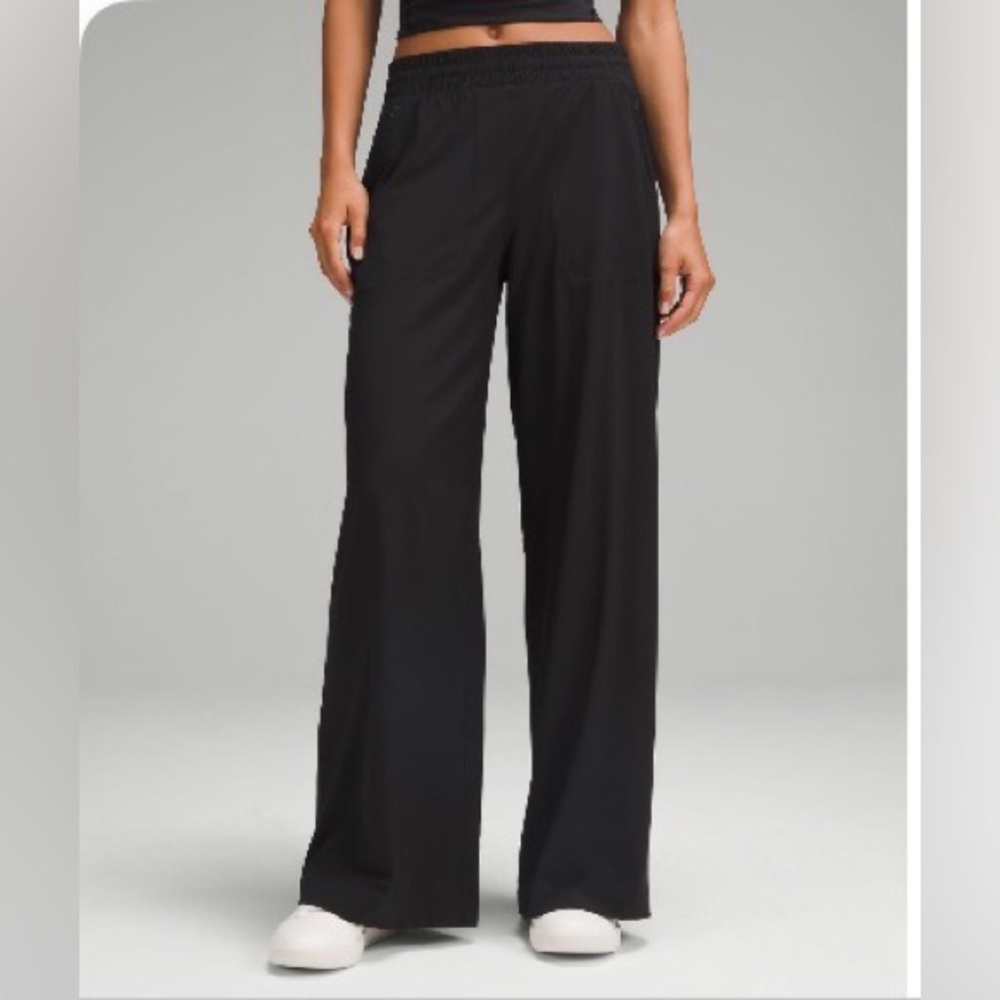 Women’s Lululemon Black Pants